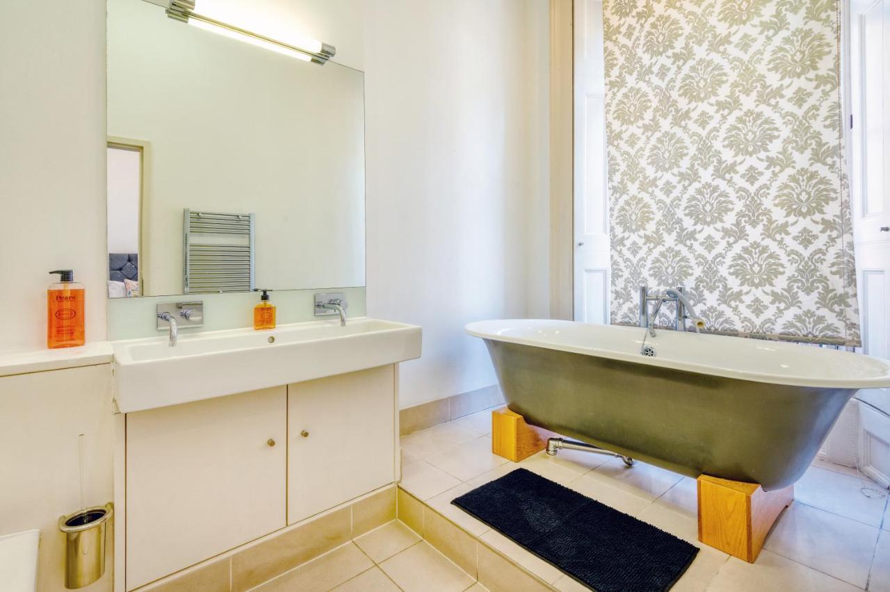 Modern Mayfair Apartments London Bagian luar foto